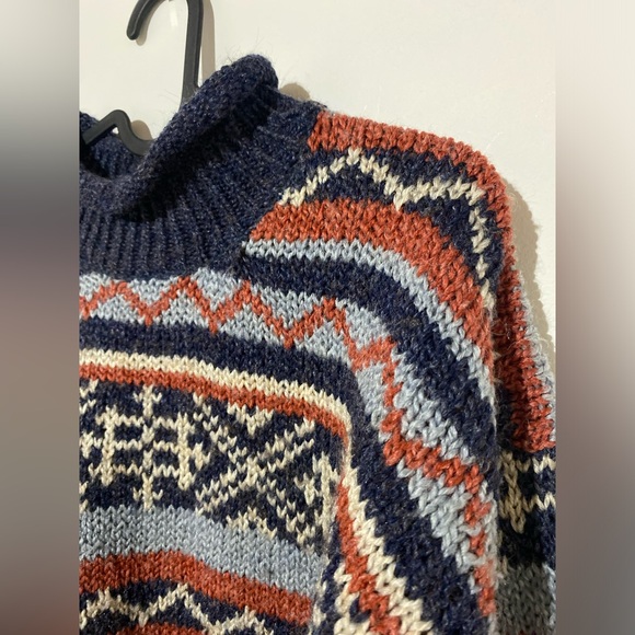 Cozy Multicolor Patterned Sweater - Picture 2 of 5